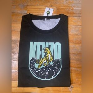 Limited edition Kenzo mountain print T shirt